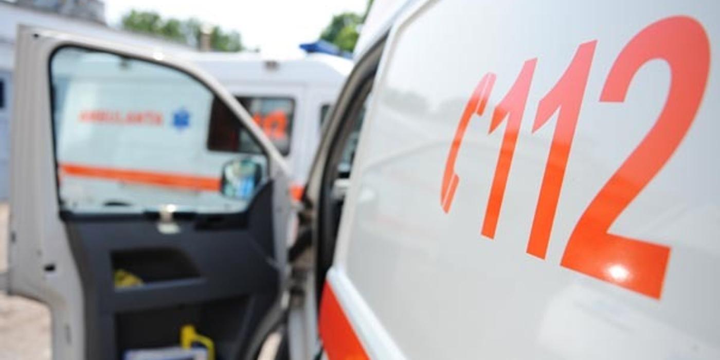 Bărbat accidentat în localitatea Livada de un autoturism condus de un tânăr ce a pierdut controlul volanului