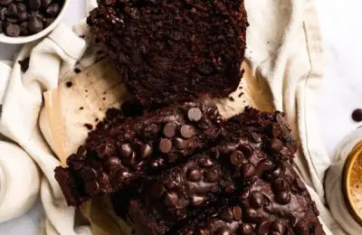 Vegan Banana and Chocolate Cake