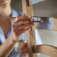 Cum schimbi aspectul mobilierului vechi prin vopsire: Un ghid pas cu pas