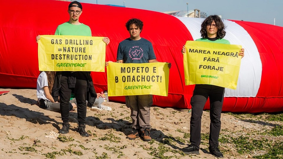 Greenpeace a protestat la Vama Veche împotriva forajelor din Marea Neagră