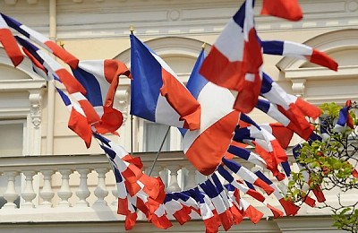 Ambasada Franţei: Prezenţa militară în România nu depinde de negocierile UE-Mercosur. Informaţiile sunt false