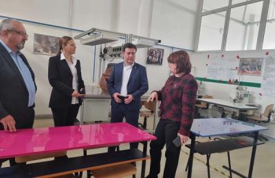 Florin Spătaru: Sprijinirea învăţământului dual este un obiectiv al mandatul meu de ministru al Economiei. Statul român trebuie să sprijine noile generaţii de elevi şi să promoveze meseriile industriale