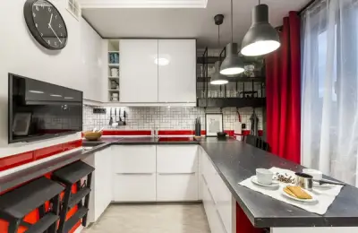 Kitchen Design in Color Contrasts