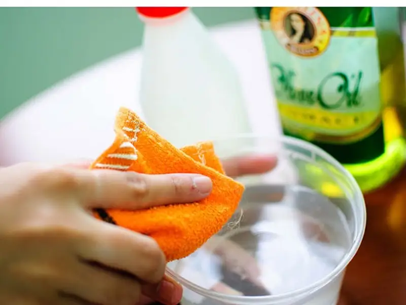 Cum sa cureti petele din casa fara chimicale