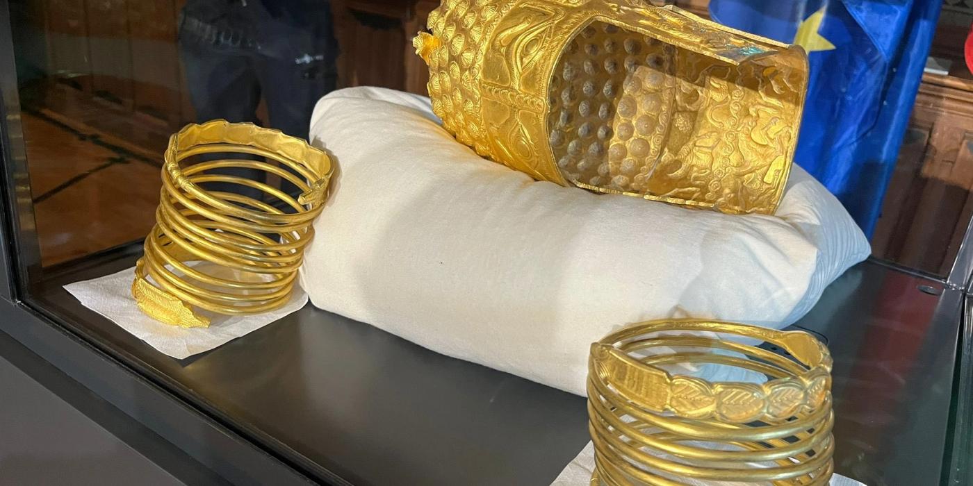 Coiful de la Coțofenești și brățările dacice sunt repatriate săptămâna viitoare