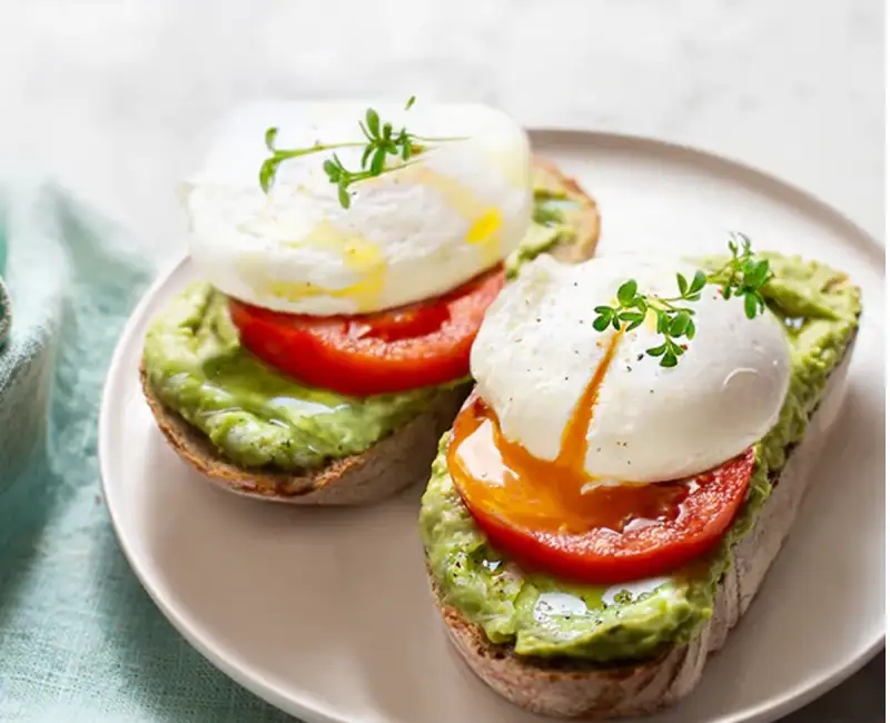 Ouă Poșate: Rețeta perfectă, ușoară și trucuri de Simona Mirto