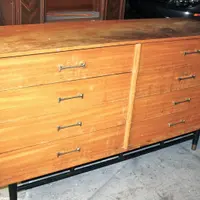 Reconditionarea unui obiect de mobilier din lemn. Before/After