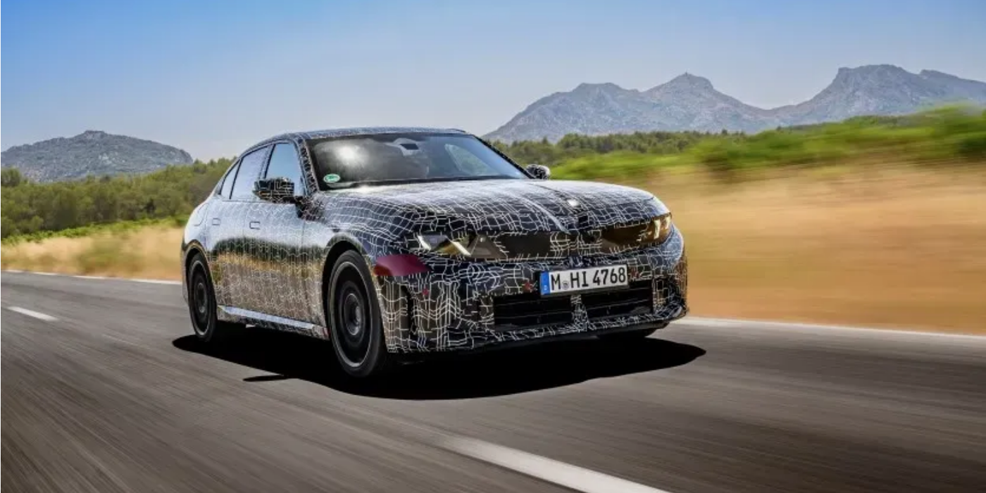 BMW M350 xDrive transformă mașinile pe benzină în dispozitive inteligente: Update gratuit Over-The-Air pentru „Drift Mode” în 2027