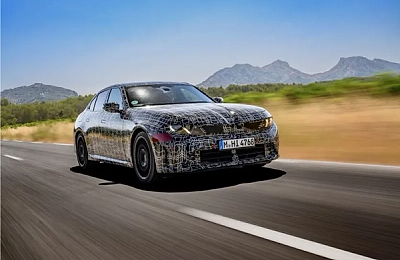 BMW M350 xDrive transformă mașinile pe benzină în dispozitive inteligente: Update gratuit Over-The-Air pentru „Drift Mode” în 2027