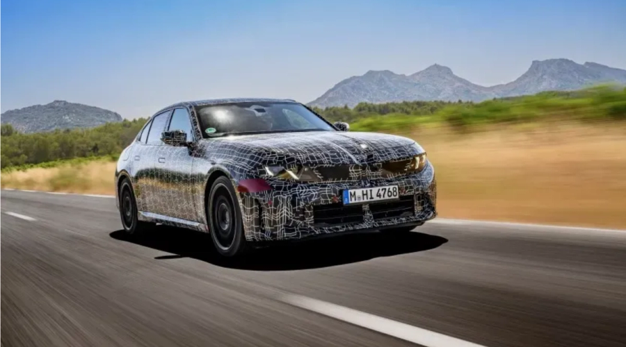 BMW M350 xDrive transformă mașinile pe benzină în dispozitive inteligente: Update gratuit Over-The-Air pentru „Drift Mode” în 2027