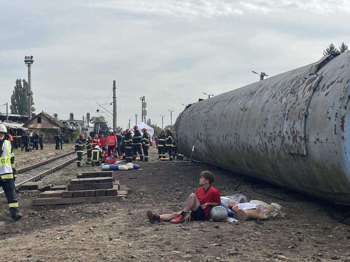 Accident feroviar între un tren de marfă și un tren de călători, simulat ieri, la Cluj-Napoca