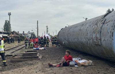 Accident feroviar între un tren de marfă și un tren de călători, simulat ieri, la Cluj-Napoca