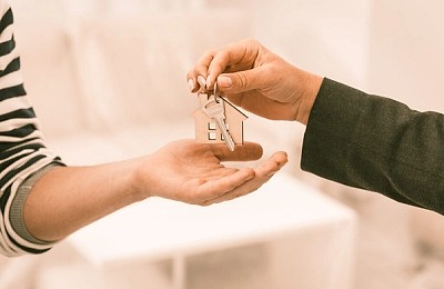 Colliers: Tot mai puțini români își permit să cumpere locuințe. Chiria devine o alternativă pe termen lung