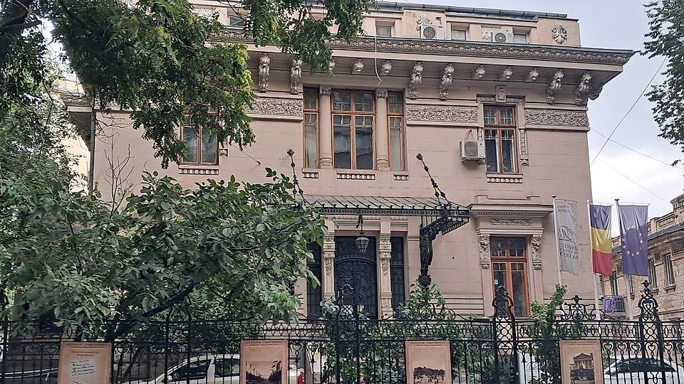 O frumoasă casă de început de secol XX în cel mai desăvârșit stil eclectic