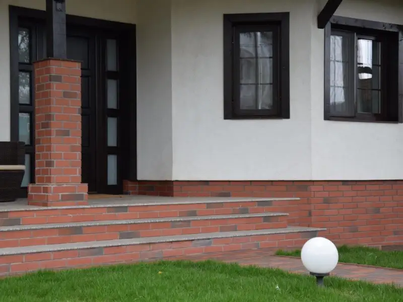 Beneficiile amenajarii soclului cu placaj ceramic klinker