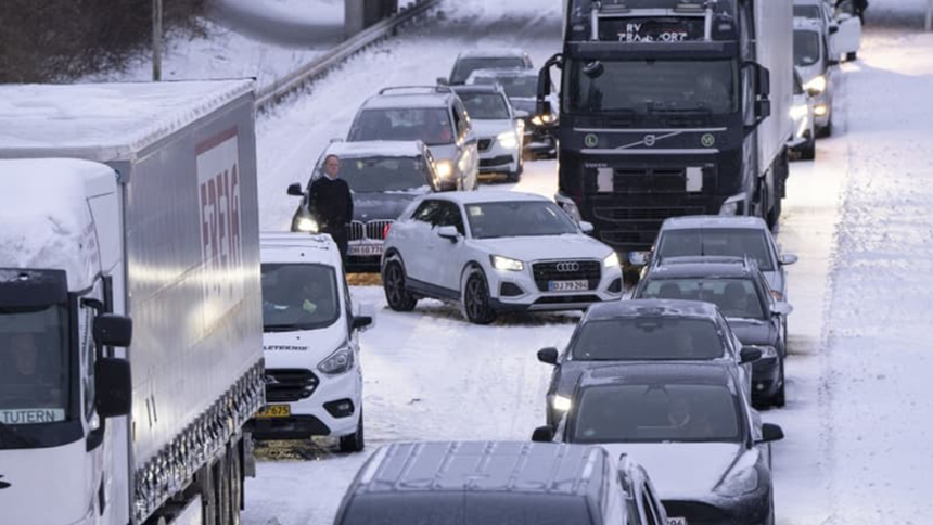 Suedia, Norvegia, Finlanda şi Danemarca, paralizate de un val de frig. Sute de maşini blocate, mii de gospodării fără curent şi şcoli închise în Europa de Nord. Armata, mobilizată să acorde susţinere în Suedia şi Danemarca