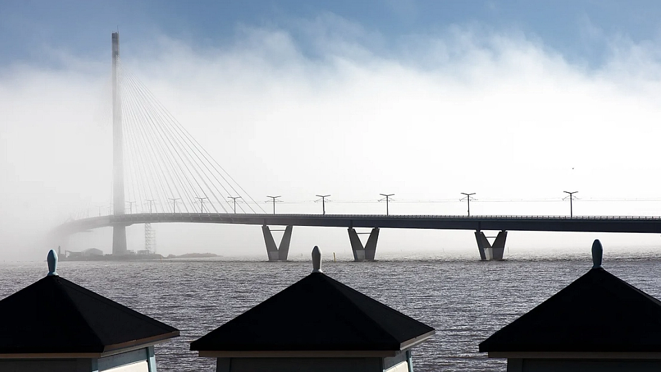 Una dintre cele mai lungi punți pietonale din lume s-a deschis recent la Helsinki