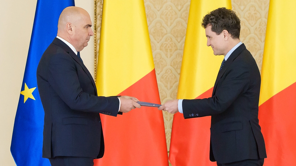 Concediere de proporții în învățământul românesc: Mii de profesori au rămas fără ore și au fost dați afară în timp ce colegii lor din Ucraina sunt recompensați cu salarii substanțial mai mari