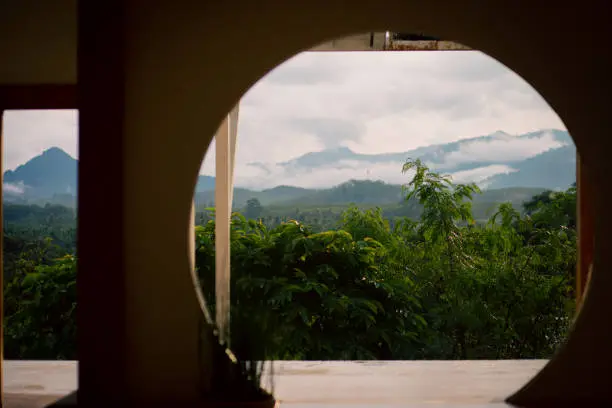 Soluții arhitecturale moderne pentru un hotel în zona montană