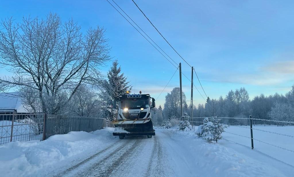 În județul Cluj nu există drumuri blocate. Pentru asigurarea unor condiții optime de circulație s-a aruncat material antiderapant și sare