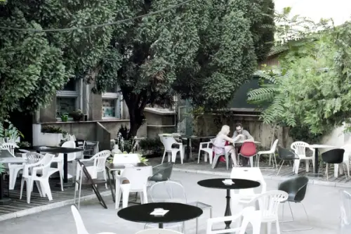 Manasia Bar – Fosta sectie de politie transformata in local si hub de cultura vizuala