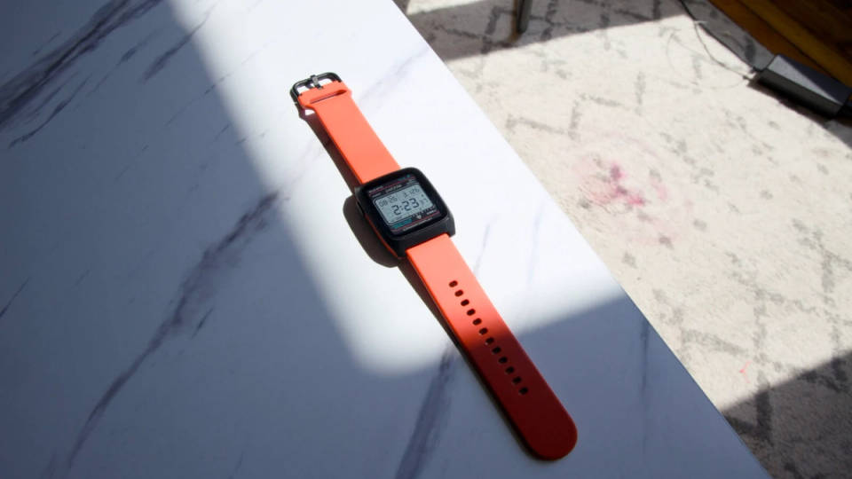 PEBBLE TIME 2 reinventează smartwatch-ul minimalist.