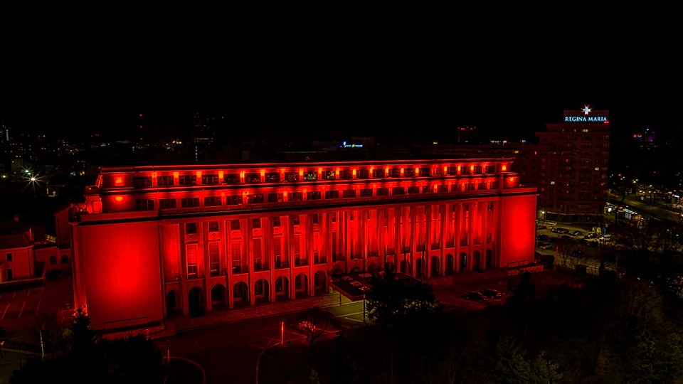 Pe 11 februarie, peste 100 de clădiri din București și din țară vor fi iluminate în roșu pentru a marca Ziua Europeană a Numărului de Urgență 112