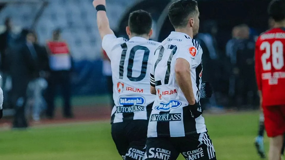 Palma lui Işfan! Universitatea Cluj revine în fotoliul de lider după două penaltiuri