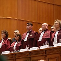 Sporuri la CCR: confidențialitate, condiții grele, stres, doctorat plus o pensie specială de 10.000€