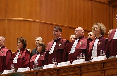Sporuri la CCR: confidențialitate, condiții grele, stres, doctorat plus o pensie specială de 10.000€