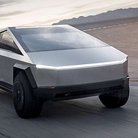 Tesla rechemare la service: 46.000 de Cybertruck, din cauza unui panou exterior periculos