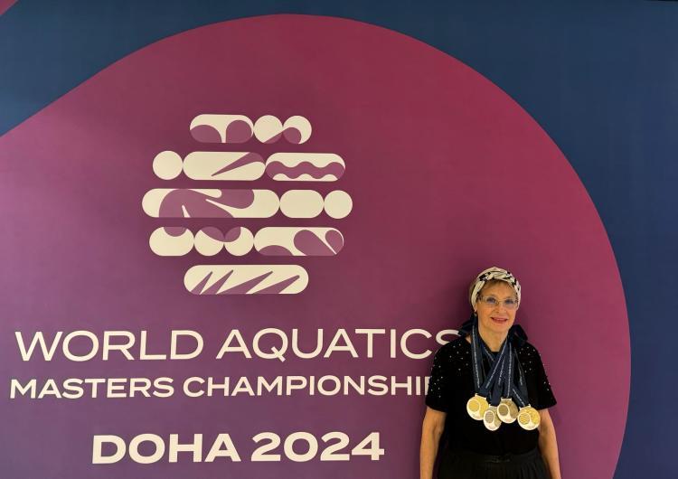O clujeancă în vârstă de 81 de ani a cucerit 4 medalii de aur la Campionatele Mondiale de natație de la Doha