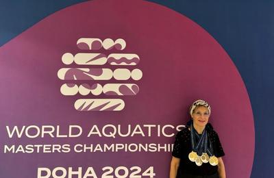 O clujeancă în vârstă de 81 de ani a cucerit 4 medalii de aur la Campionatele Mondiale de natație de la Doha