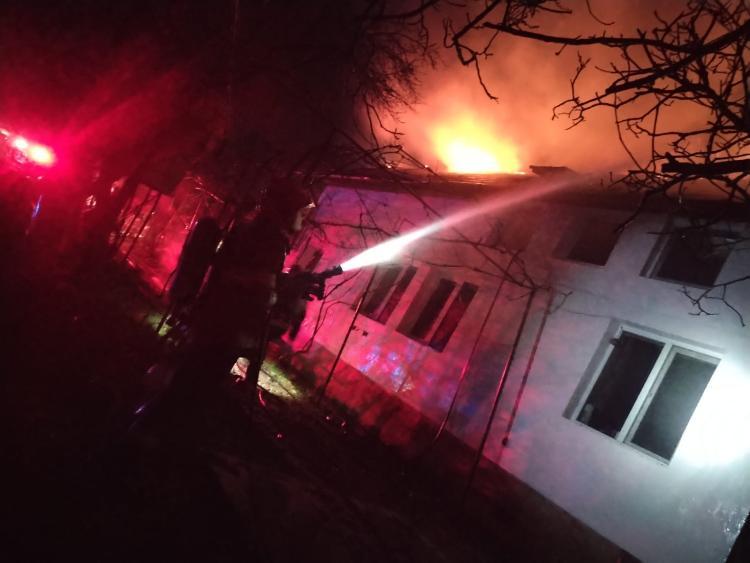 Un incendiu a izbucnit aseară la o anexă gospodărească situată pe strada Spicului din Cluj-Napoca