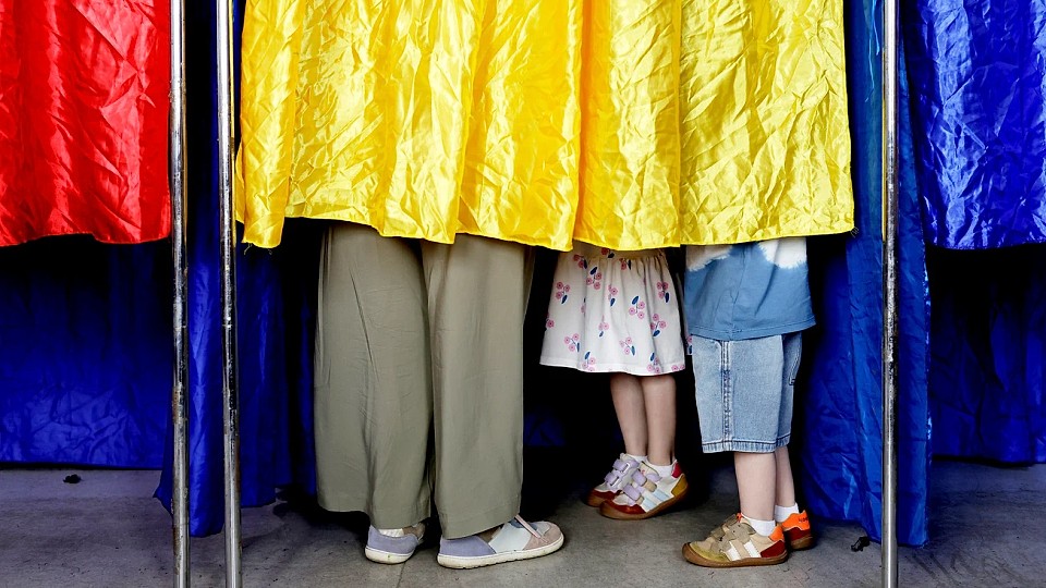 Apelul tulburător al unei românce din diaspora înainte de turul decisiv: „Nu alegeți cu ură, nu votați cu dorință de răzbunare”