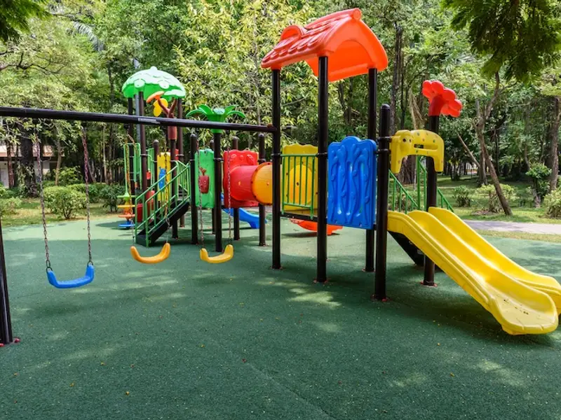 Întreținerea și curățarea pavelelor de cauciuc: sfaturi pentru o durată de viață extinsă