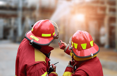 O persoana a suferit un atac de panică în urma izbucnirii unui incendiu într-un imobil din Cluj-Napoca