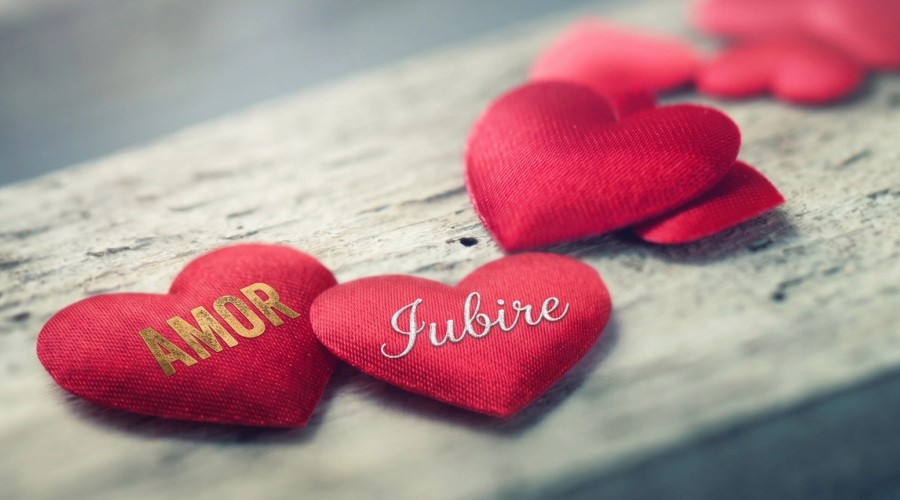 De ce au renunțat românii la „amor” pentru „iubire”? Cum ne raportăm la ceilalți prin cuvinte