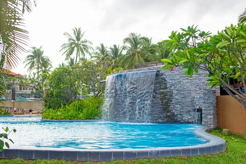Cascading Pool: A Relaxation Oasis in Your Backyard