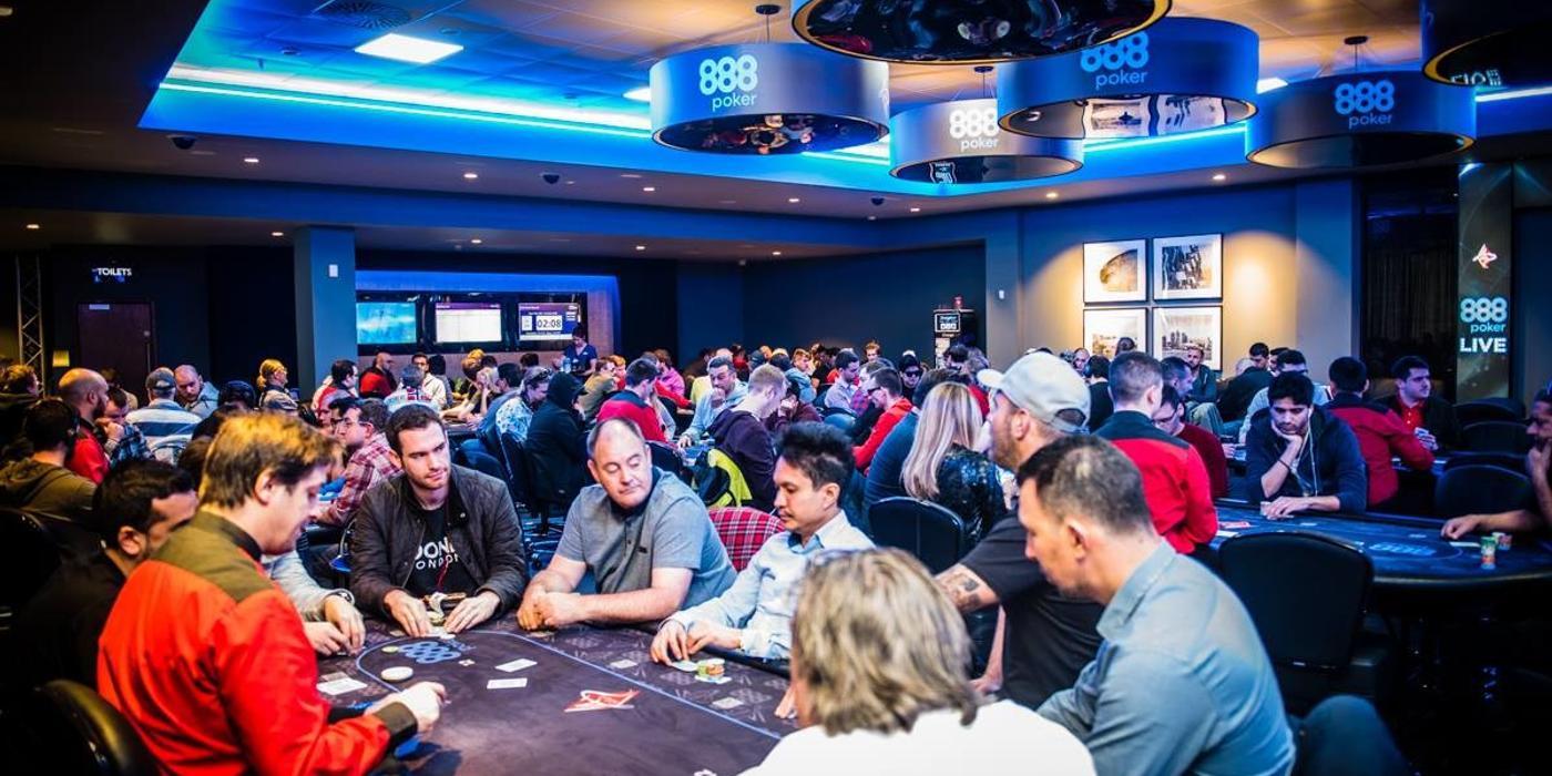 Cum a devenit pokerul un fenomen și de ce este atât de apreciat