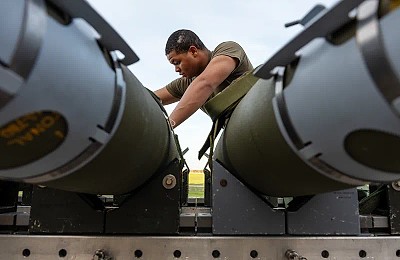 SUA au testat o armă antinavă „revoluționară”de 225 kg. Ținta: cele 370 de vapoare ale Chinei