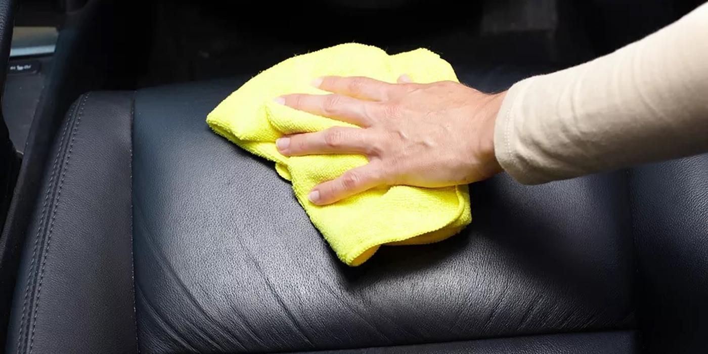 Cum intretineti tapiteria auto din piele