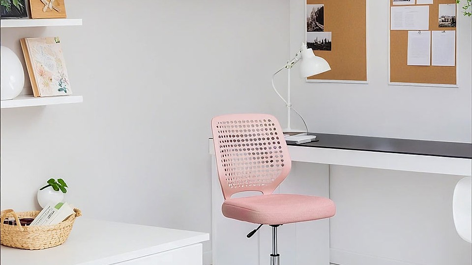 6 motive pentru a opta pentru mobilier ergonomic în camera copiilor