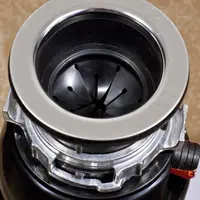 Tocatorul de resturi menajere – dispozitivul care ne face viata mai usoara