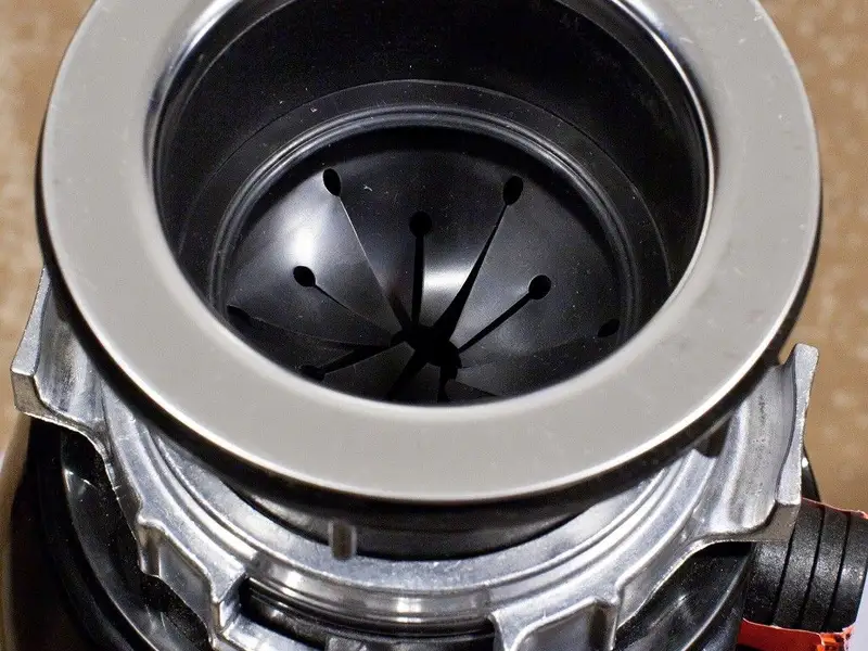 Tocatorul de resturi menajere – dispozitivul care ne face viata mai usoara