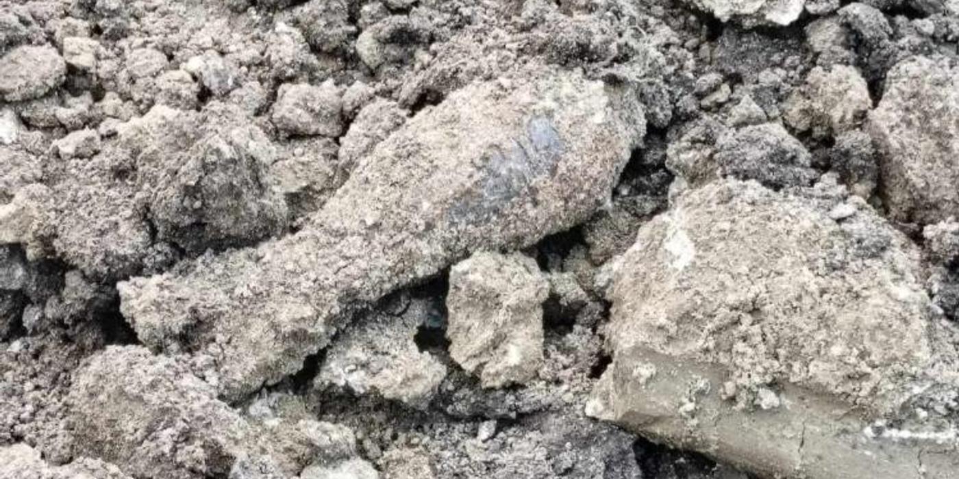 O bombă de aruncător a fost descoperită în localitatea Copăceni, comuna Săndulești