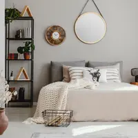 Cum sa decorezi spatiul deasupra tabliei patului