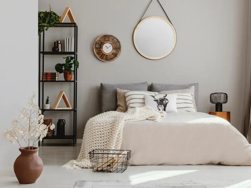 Cum sa decorezi spatiul deasupra tabliei patului