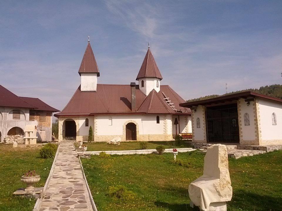 Starețul Mănăstirii Muntele Rece din Cluj a fost schimbat din funcție