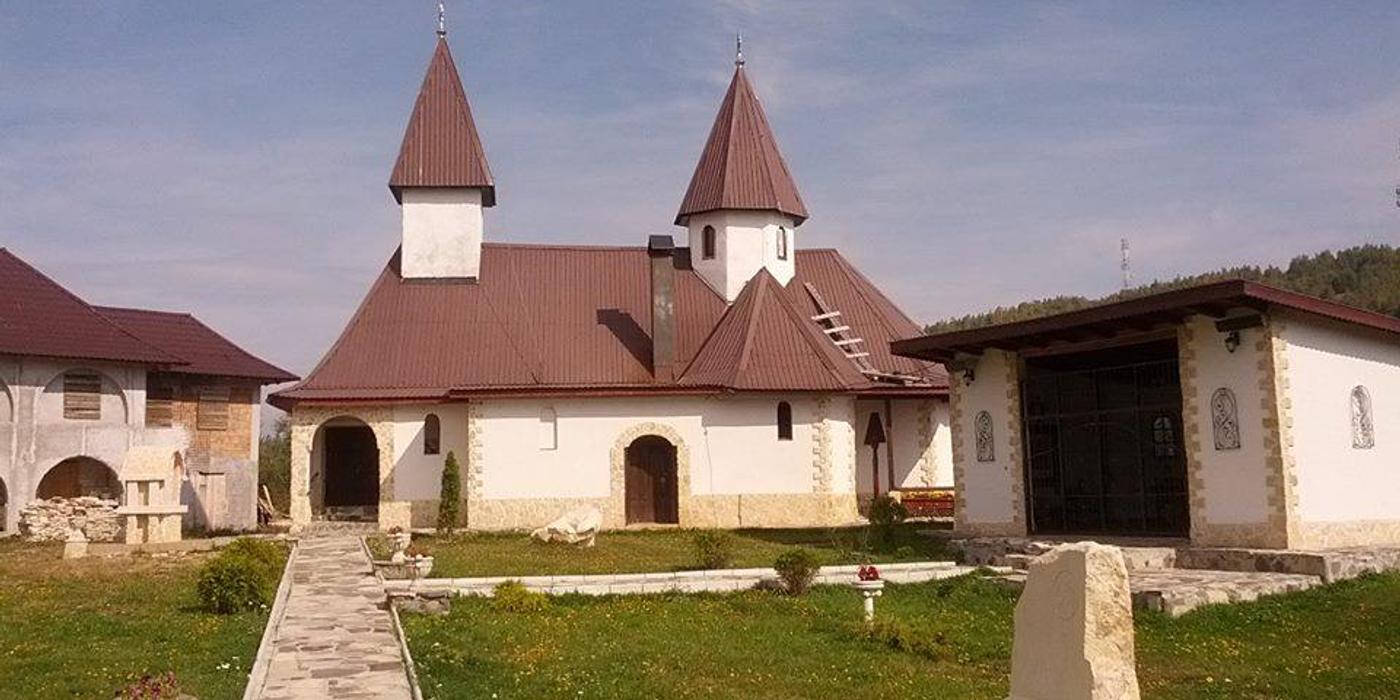 Starețul Mănăstirii Muntele Rece din Cluj a fost schimbat din funcție